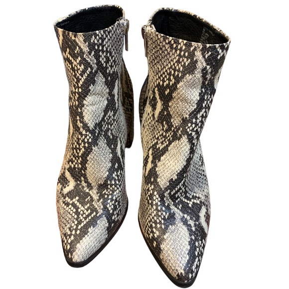 Madden girl, snake, skin boots, chunky heel, size 8M NWOB - Picture 3 of 7